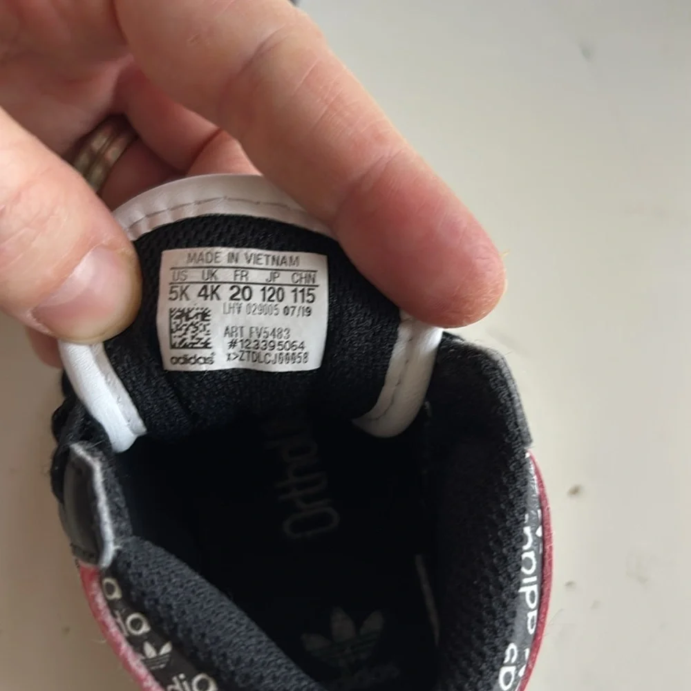 🍀EUC Adidas Black and Red Baby Walker Shoes EUC